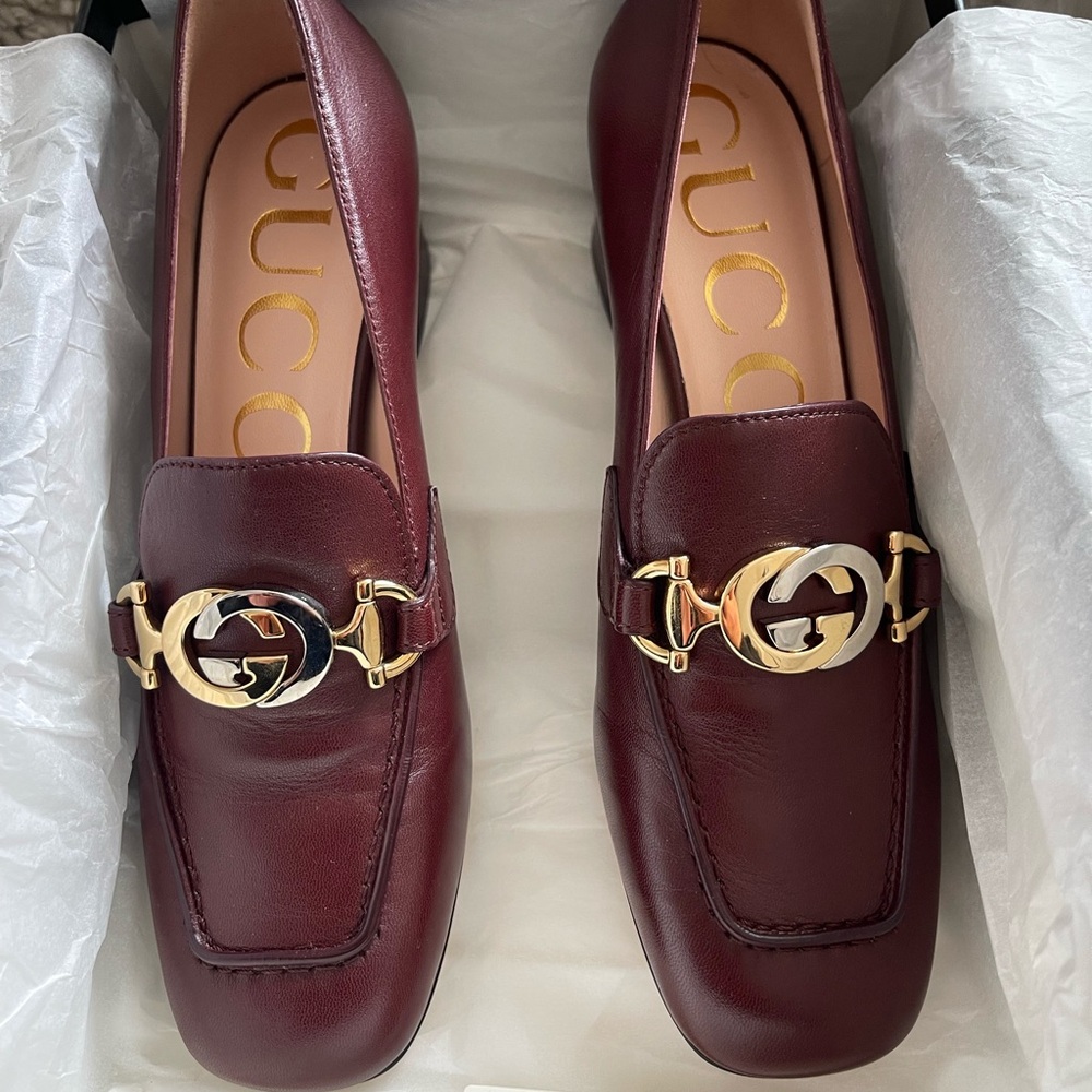 Gucci Women's Burgundy zumi mid-heel pump